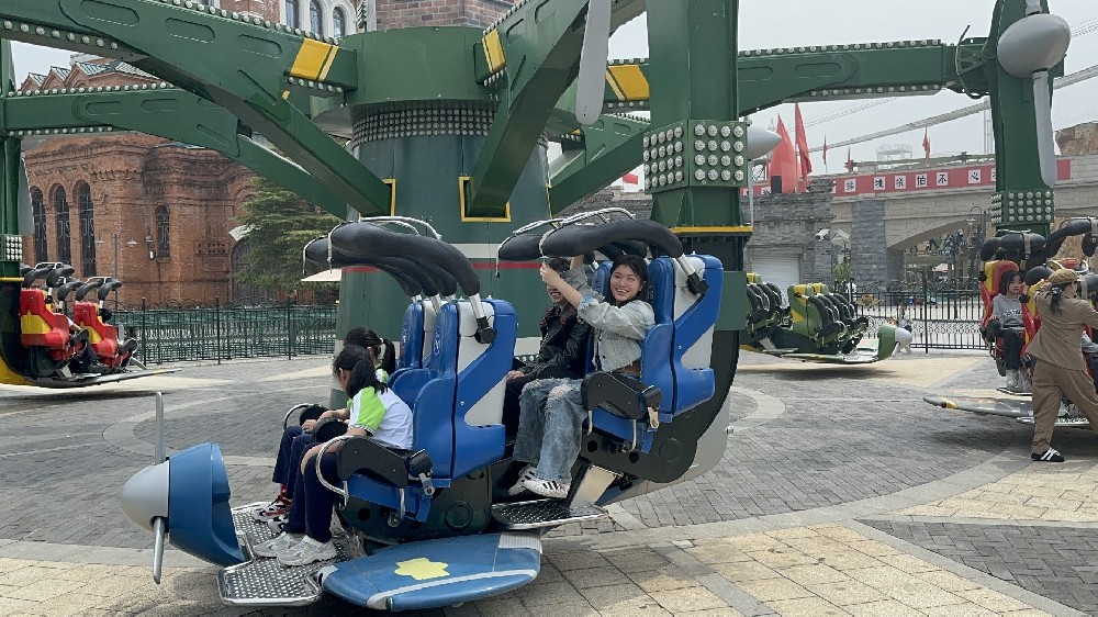 春日“趣”游记，新虹桥中学国际部华谊兄弟电影世界研学之旅！